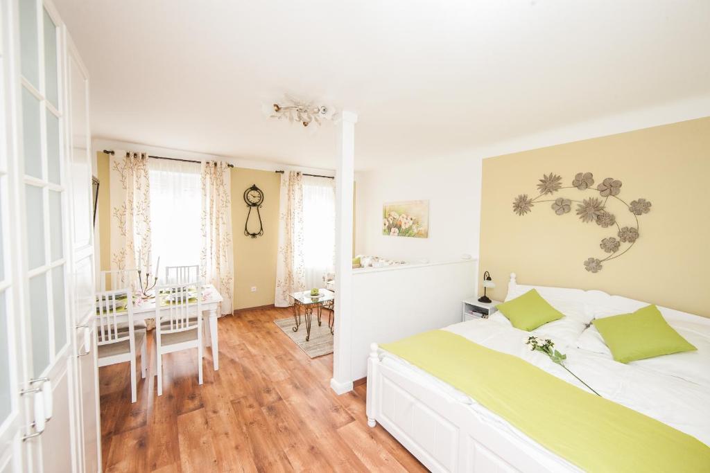 Traditional Apartments Vienna Tav - Entire ภายนอก รูปภาพ