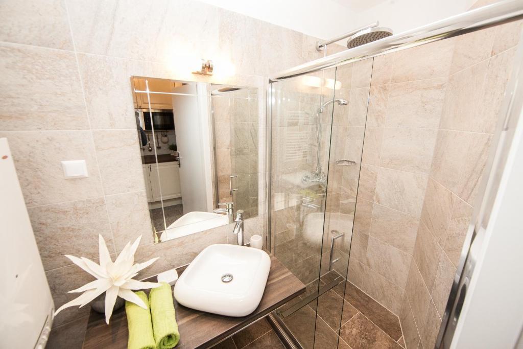 Traditional Apartments Vienna Tav - Entire ภายนอก รูปภาพ